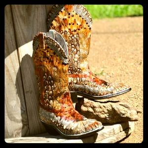 Feathered vintage DINGO cowboy boots